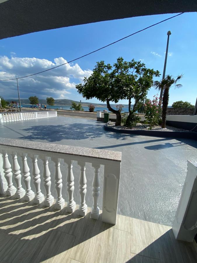 Apartmani Anita Starigrad Paklenica Bagian luar foto
