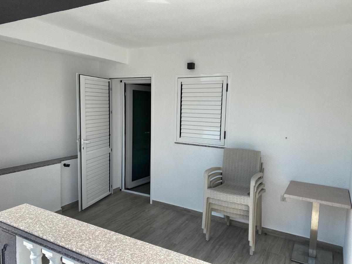 Apartmani Anita Starigrad Paklenica Bagian luar foto