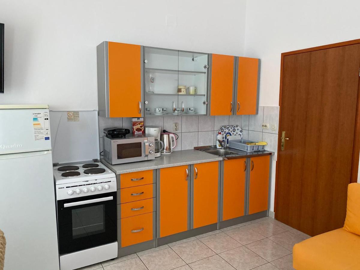 Apartmani Anita Starigrad Paklenica Bagian luar foto