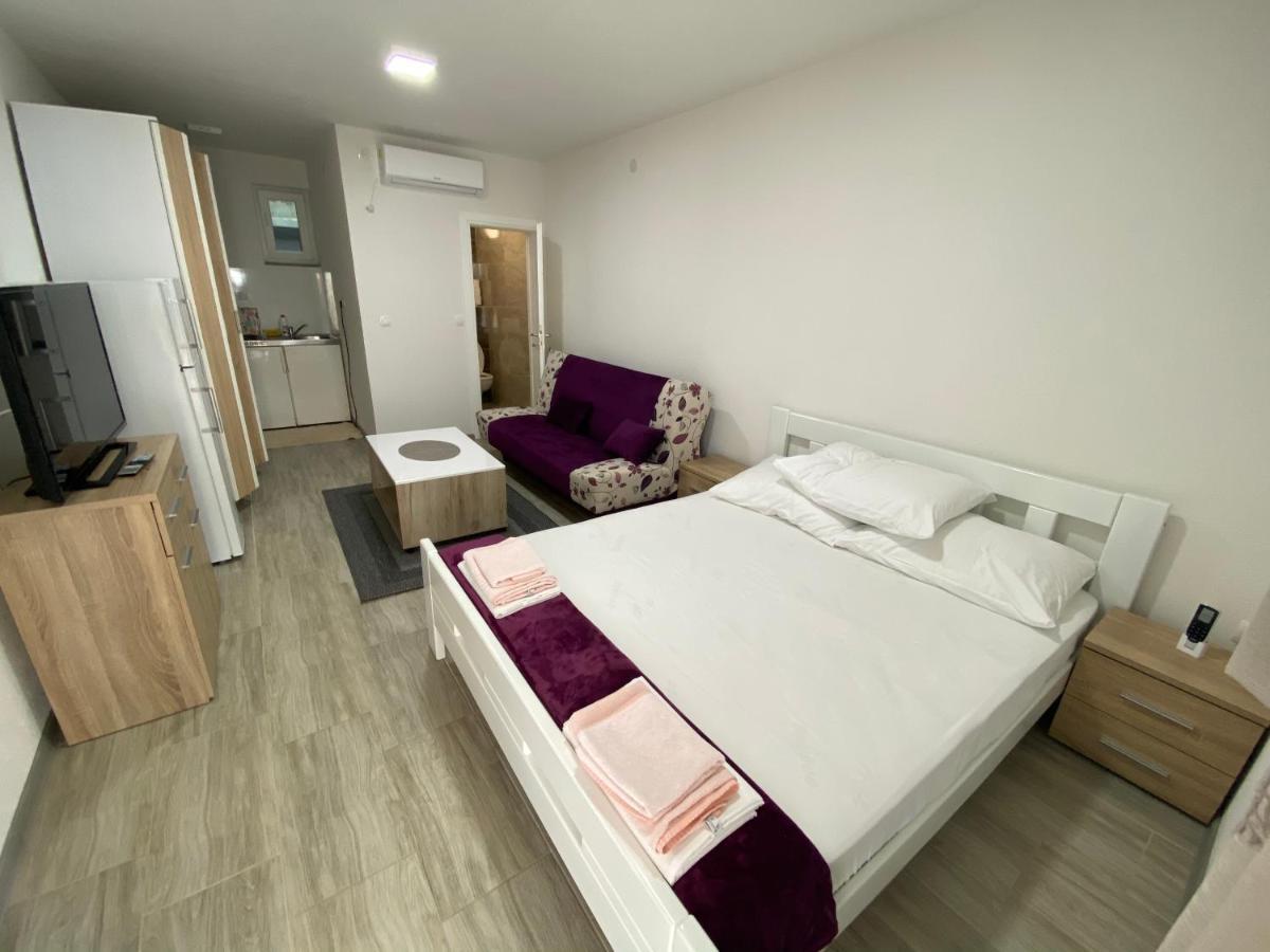 Apartmani Anita Starigrad Paklenica Bagian luar foto
