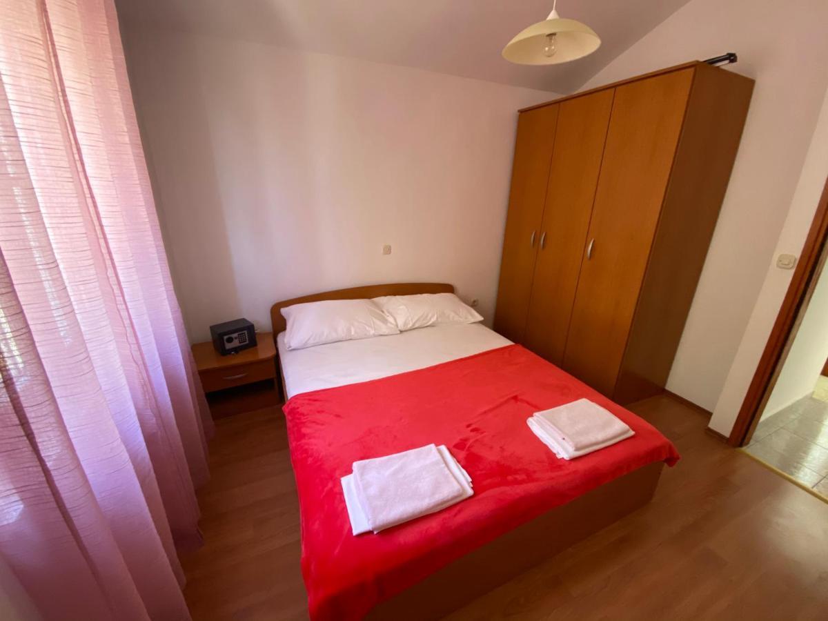 Apartmani Anita Starigrad Paklenica Bagian luar foto