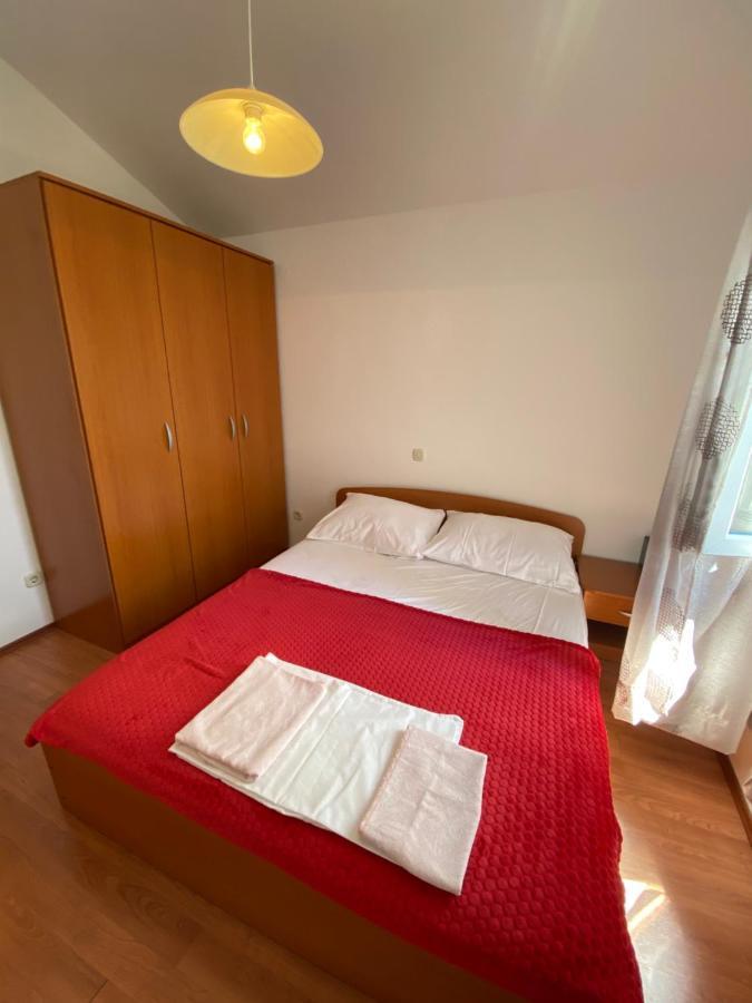 Apartmani Anita Starigrad Paklenica Bagian luar foto