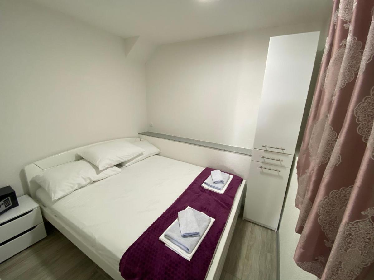 Apartmani Anita Starigrad Paklenica Bagian luar foto