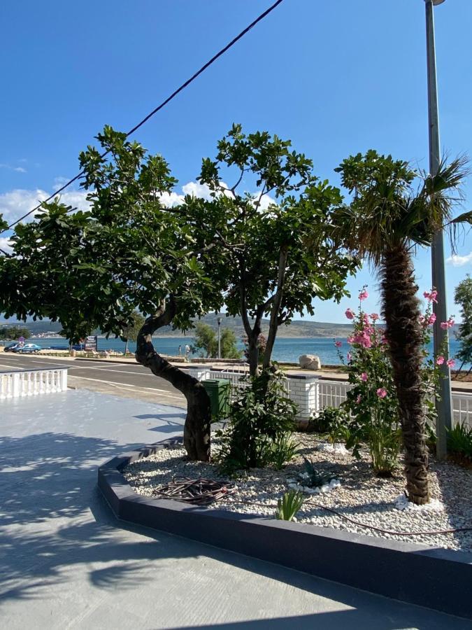 Apartmani Anita Starigrad Paklenica Bagian luar foto