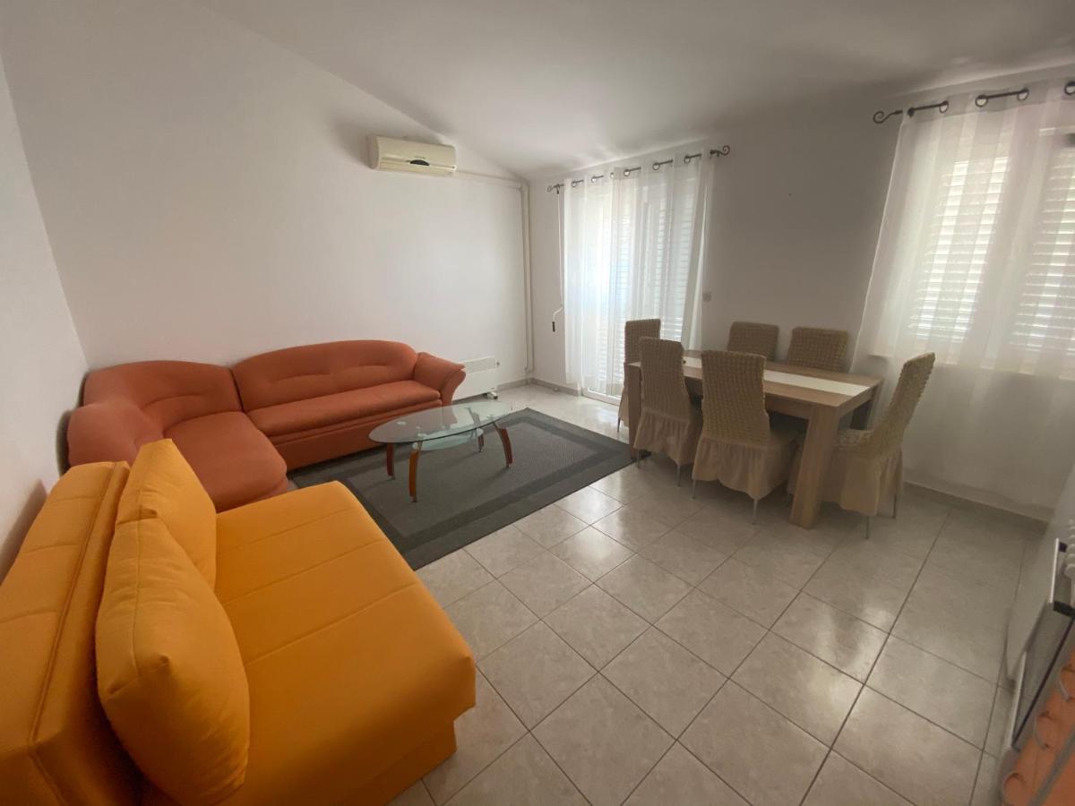 Apartmani Anita Starigrad Paklenica Bagian luar foto