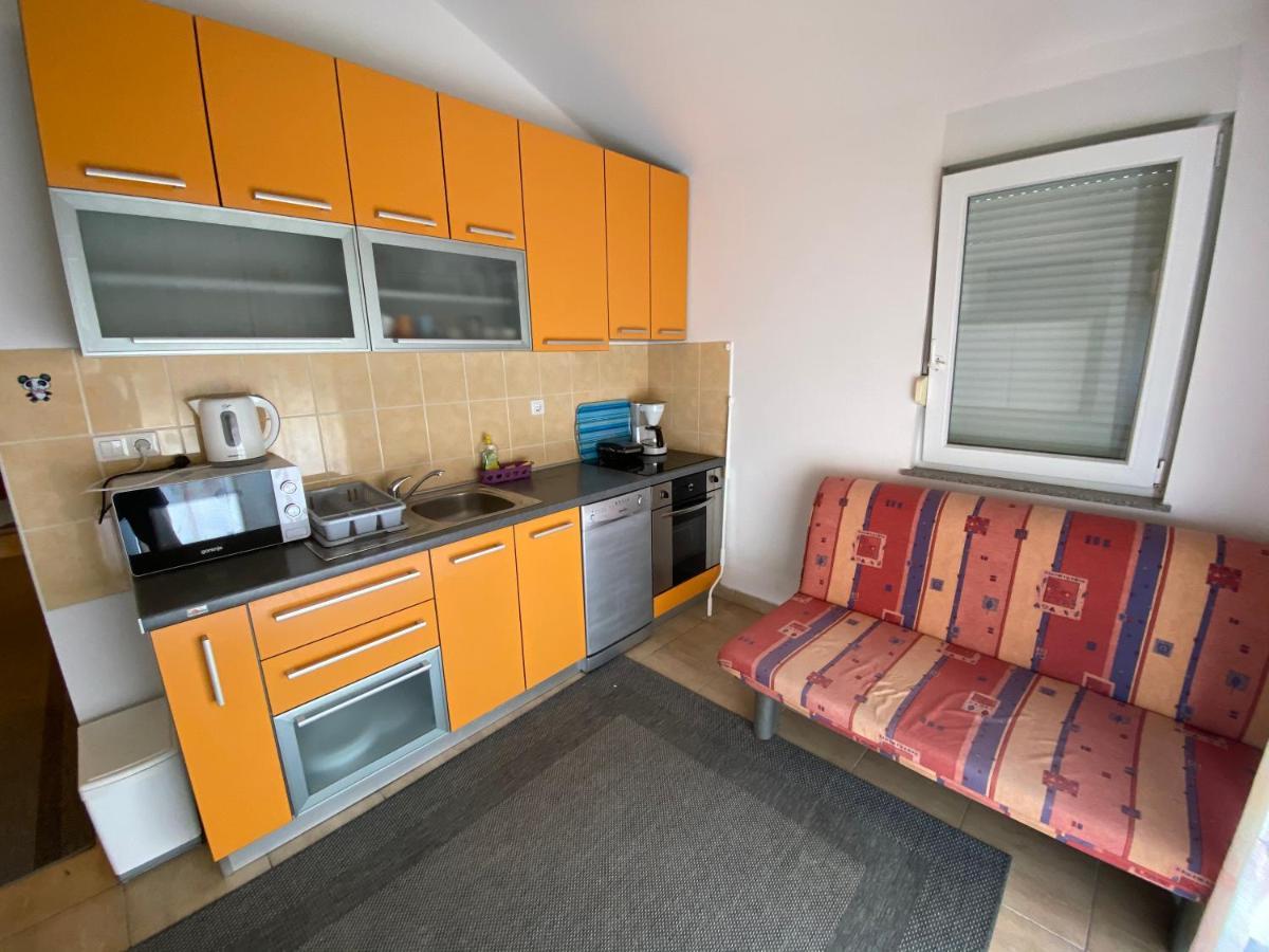Apartmani Anita Starigrad Paklenica Bagian luar foto