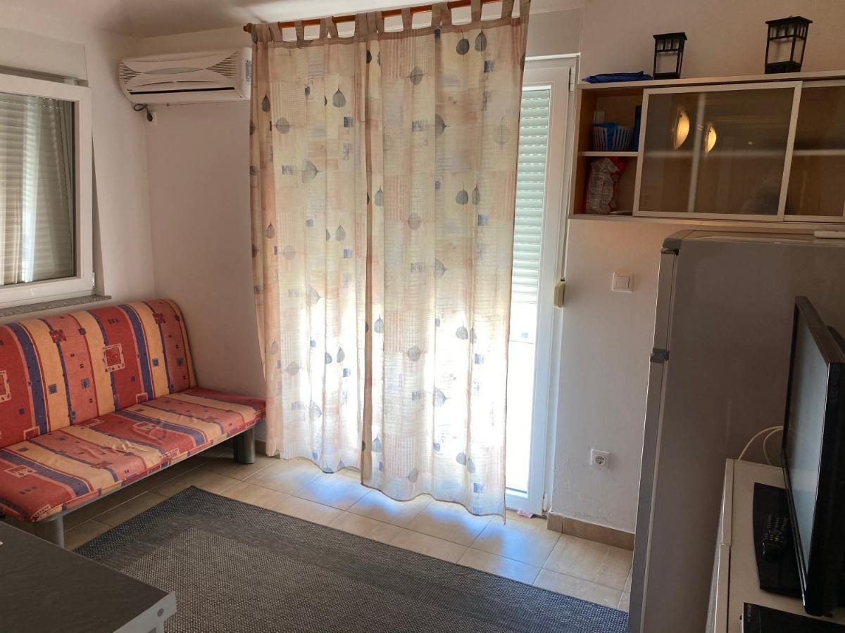 Apartmani Anita Starigrad Paklenica Bagian luar foto
