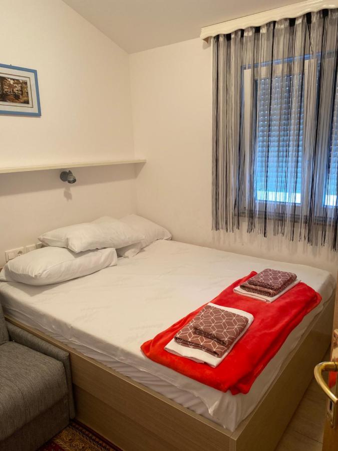 Apartmani Anita Starigrad Paklenica Bagian luar foto