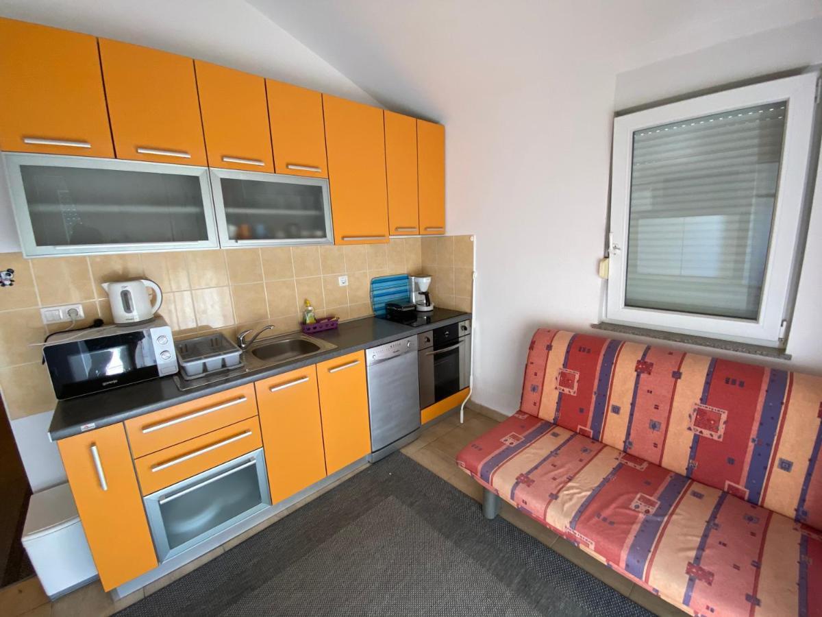 Apartmani Anita Starigrad Paklenica Bagian luar foto