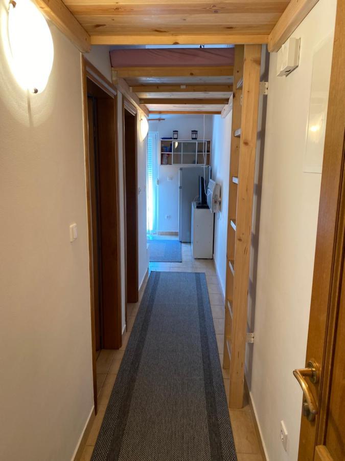 Apartmani Anita Starigrad Paklenica Bagian luar foto